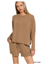 Load image into Gallery viewer, Della Set
